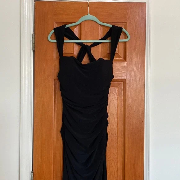 Black dress - Picture 4 of 5